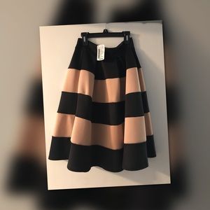 Black and tan skirt
